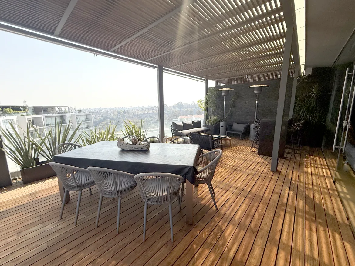 10 Espectacular Penthouse de Lujo con Vista al Lago
