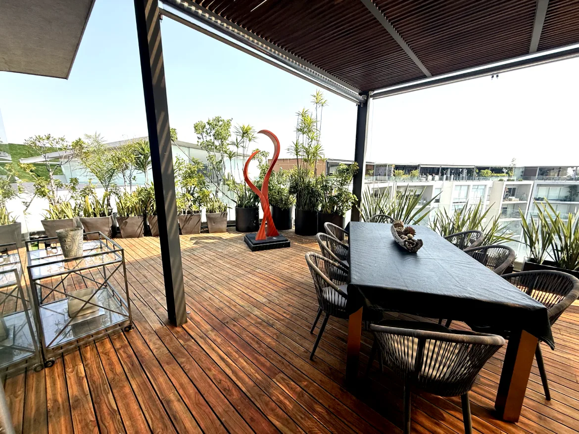 12 Espectacular Penthouse de Lujo con Vista al Lago