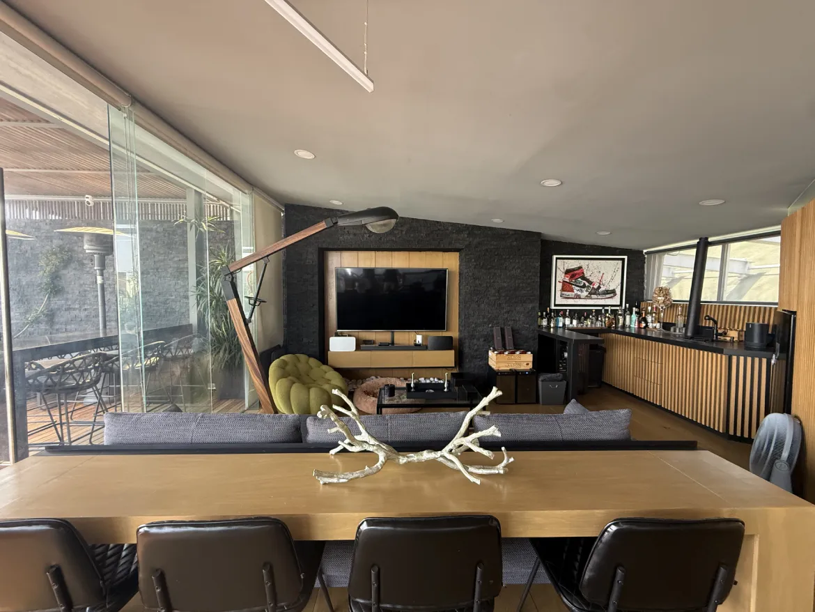 32 Espectacular Penthouse de Lujo con Vista al Lago