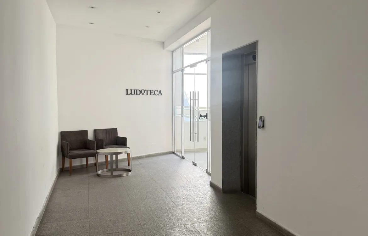 35 Espectacular Penthouse de Lujo con Vista al Lago