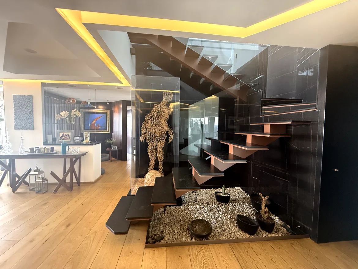 7 Espectacular Penthouse de Lujo con Vista al Lago