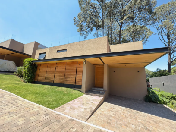 Hermosa Residencia en Venta en Valle de Bravo, Fontana Brava